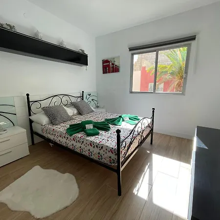 Cristianos Apartament *