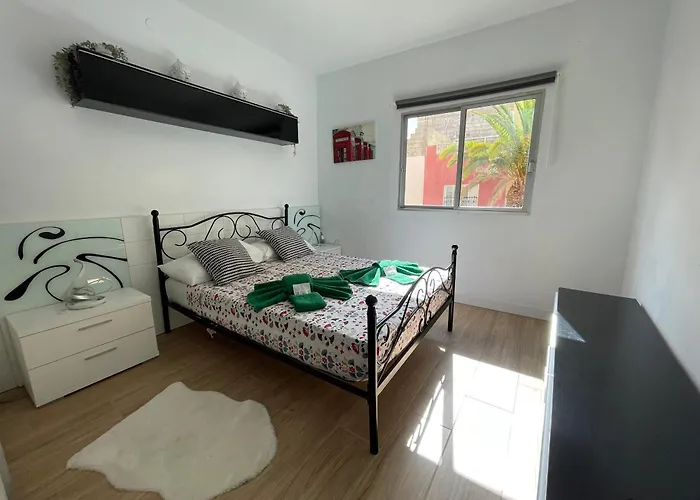 Cristianos Apartament *